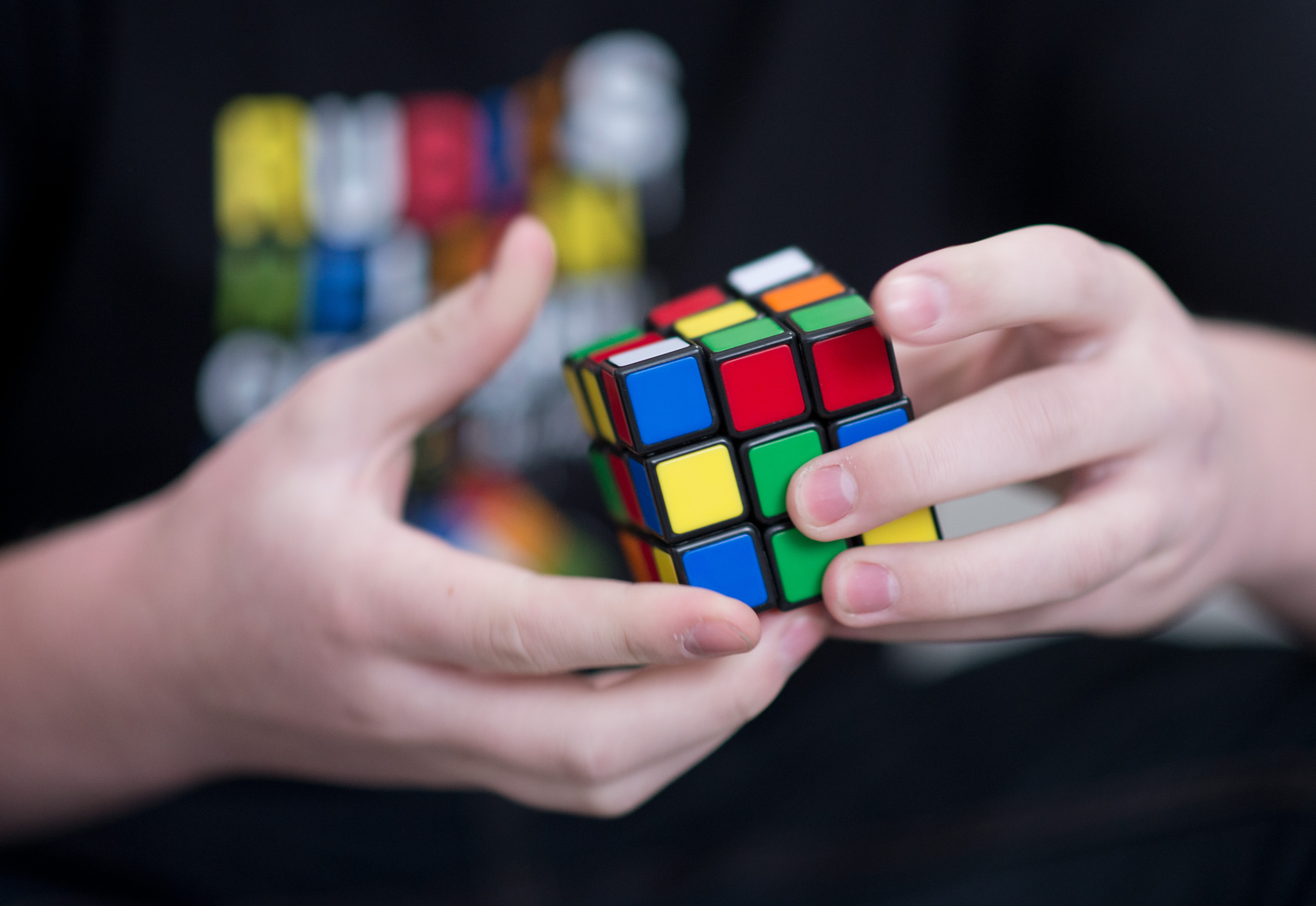 Развлечения головоломки. Кубик рубик. Кибик рубик. Сборка Кьюб кубик Рубика. Rubiks Kube 3x3.