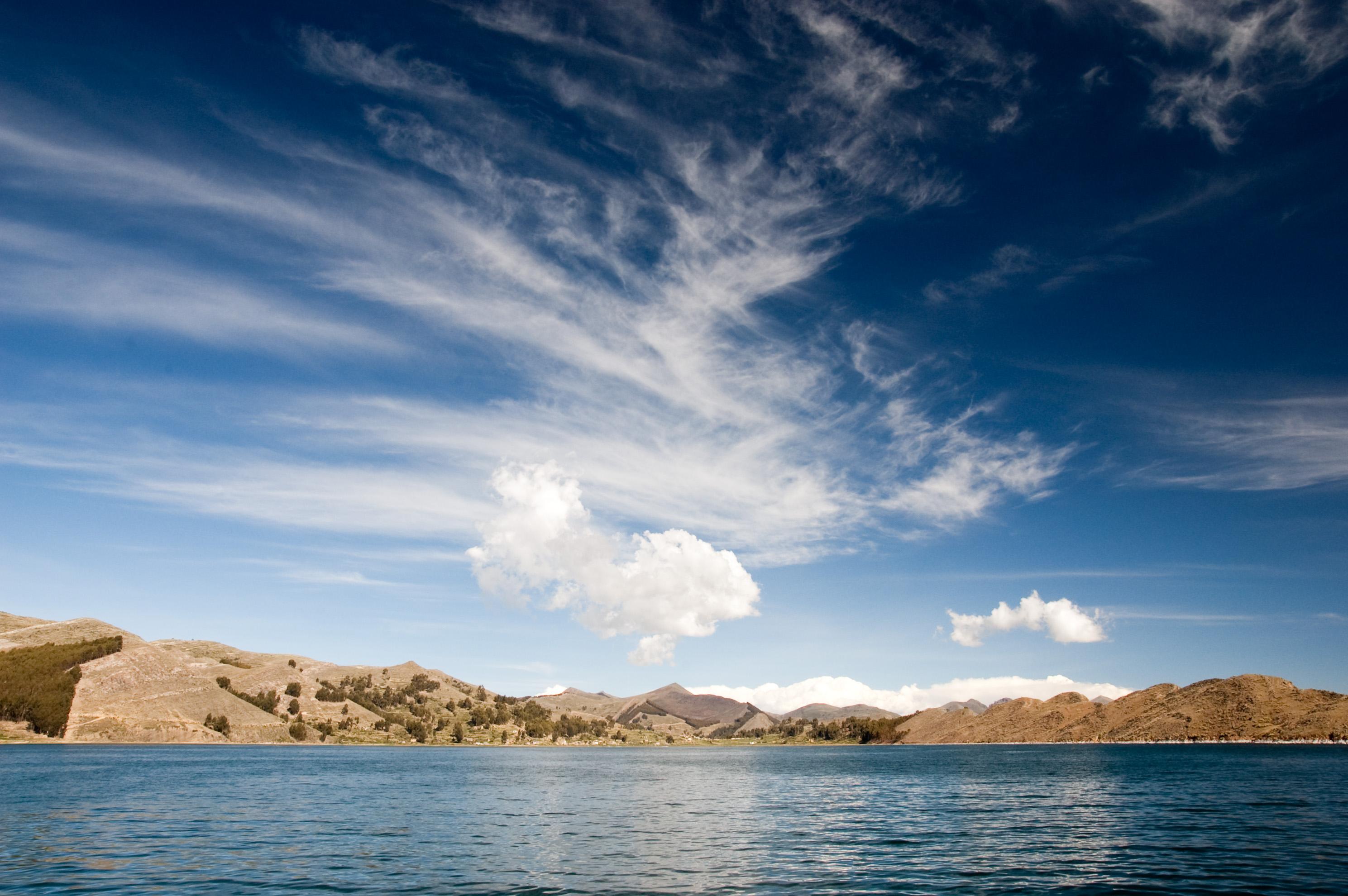 Озеро титикака в южной америке. Озеро Титикака. Боливия Титикака. Озеро Титикака Перу. 9. Озеро Титикака, Перу и Боливия.