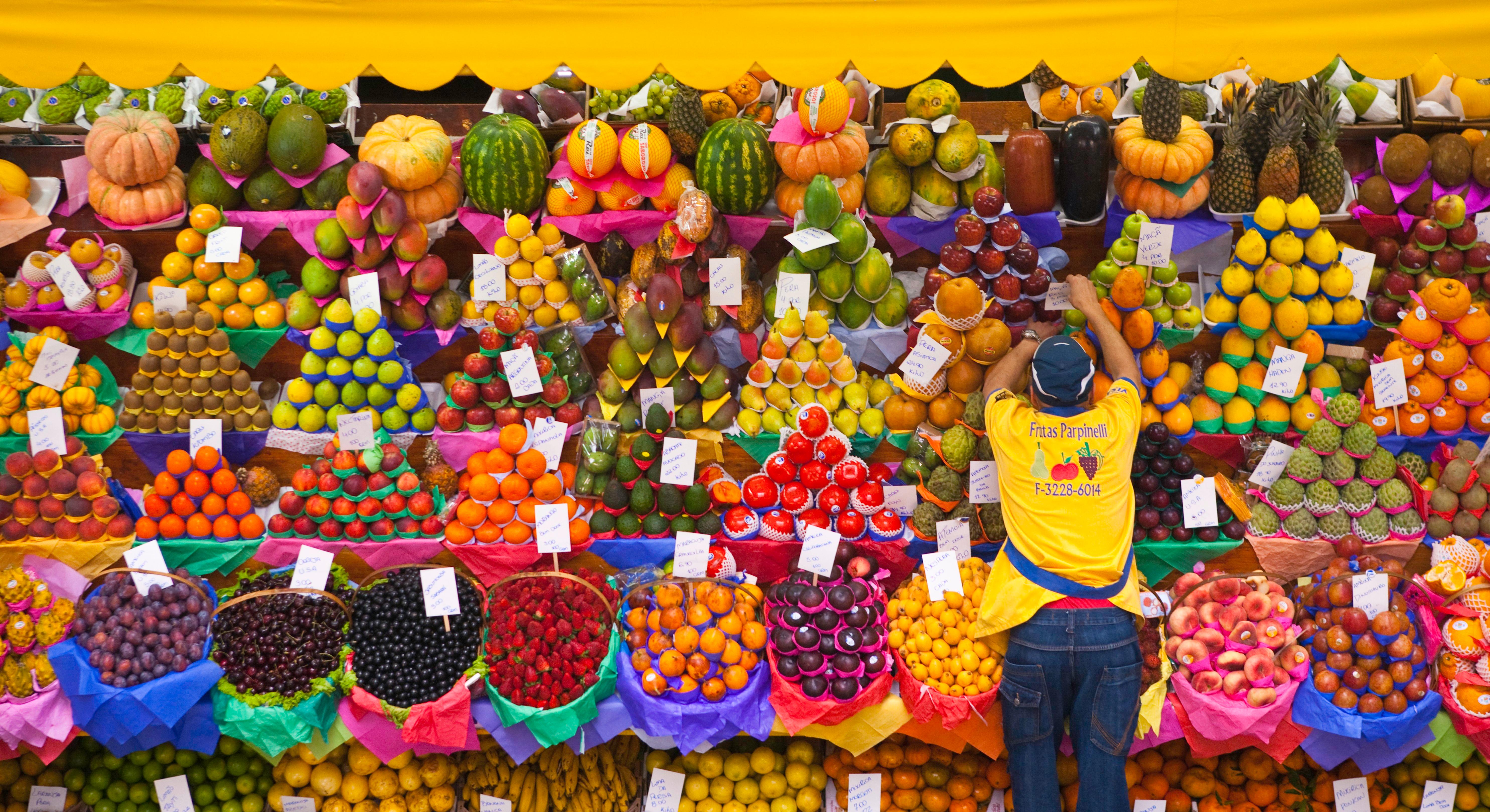Фрукт чел. Фрукты Тайланда. Рио де Жанейро фрукты. Тайланд рынок фрукты. Фруктовый рынок.