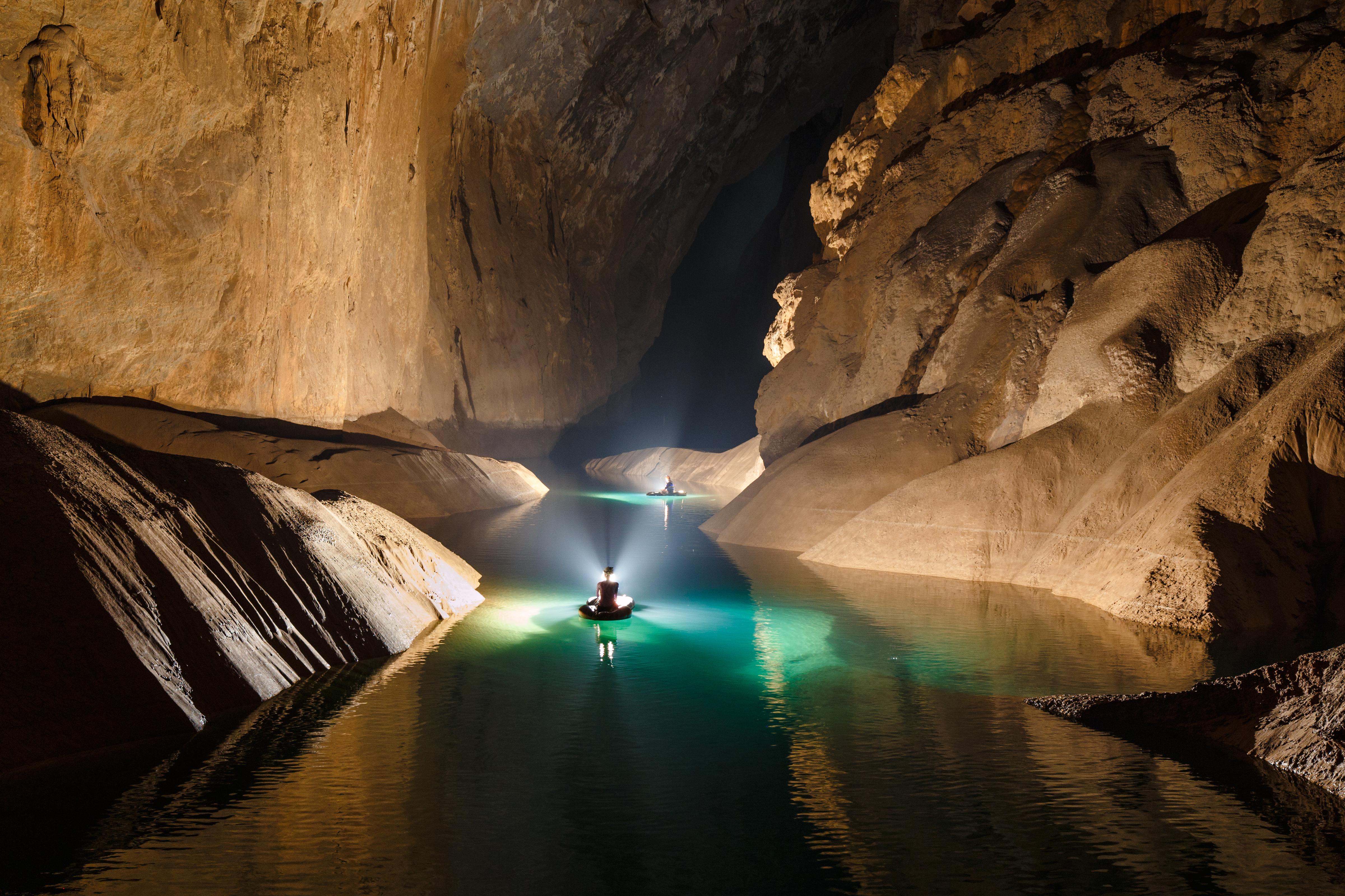 Big mother nature cave. Пещера Шондонг Вьетнам. Пещера Хан сон Дунг. Пещера Хан сон Дунг Вьетнам. Пещера Шондонг (hang son Doong), Вьетнам.