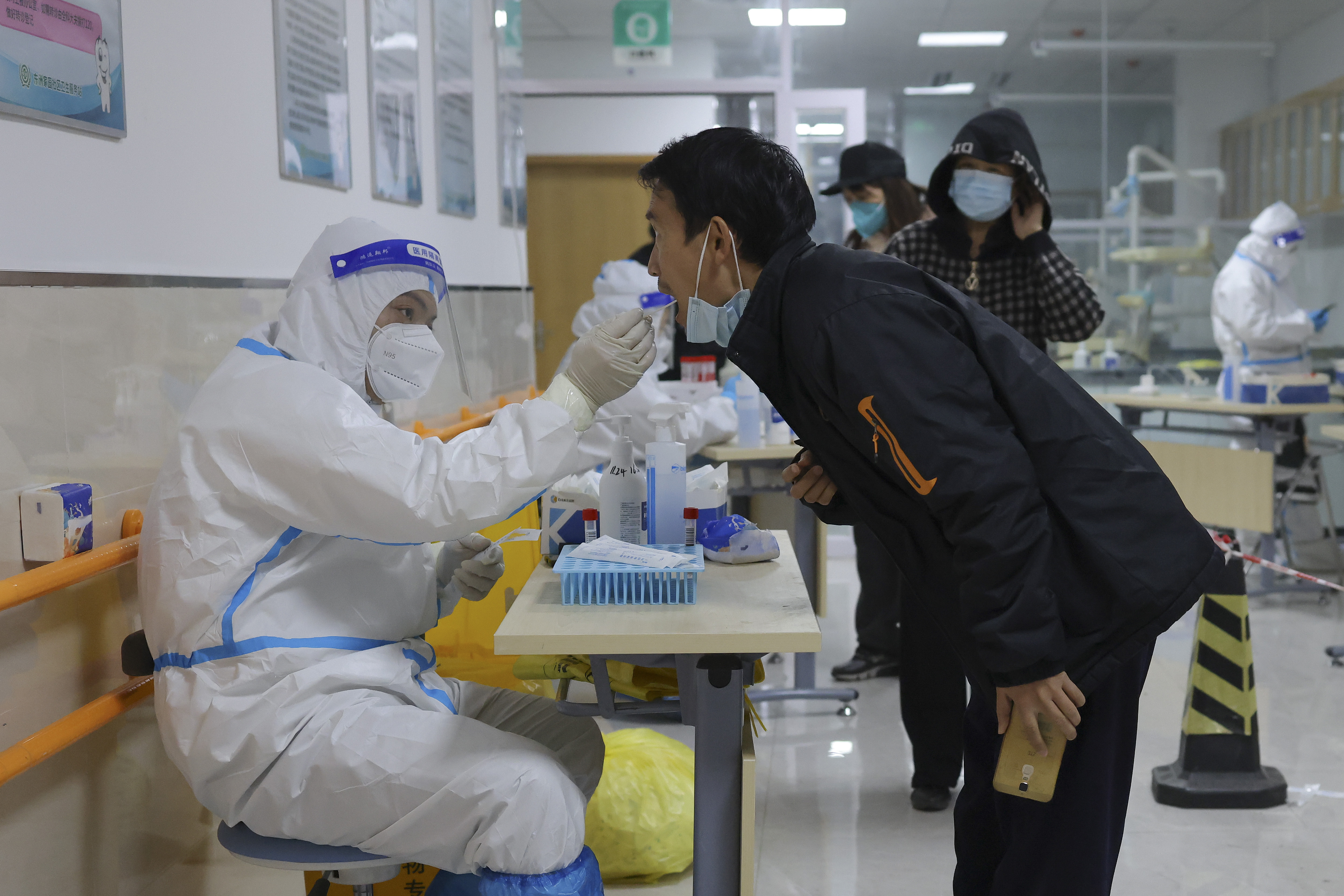 Covid Surges in China, Reaching an Estimated 37 Million Cases Per Day | Smart News - Vimarsana News