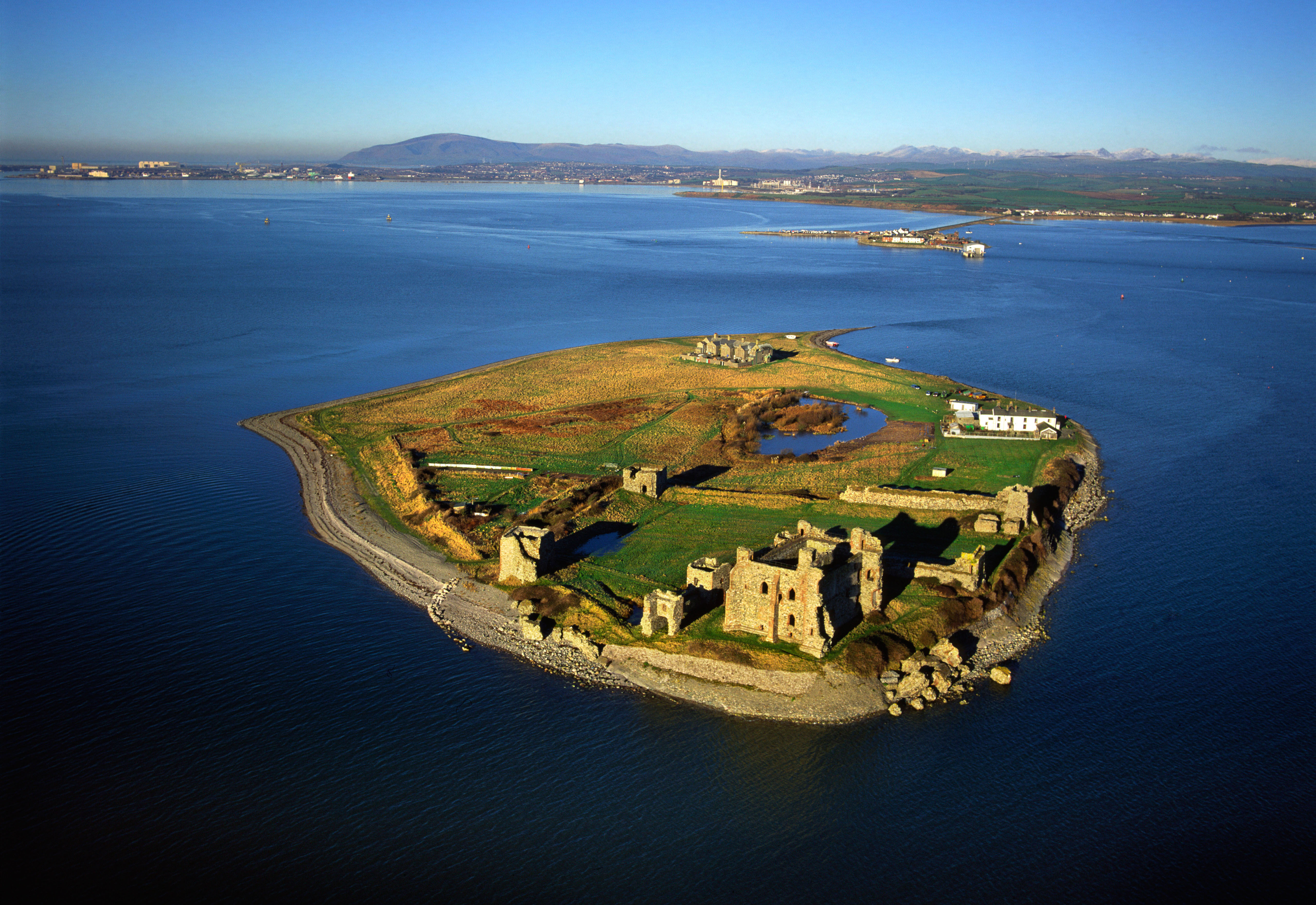 A Tiny English Island Is Looking for a New Monarch to Run its Pub | Smart News - Vimarsana News