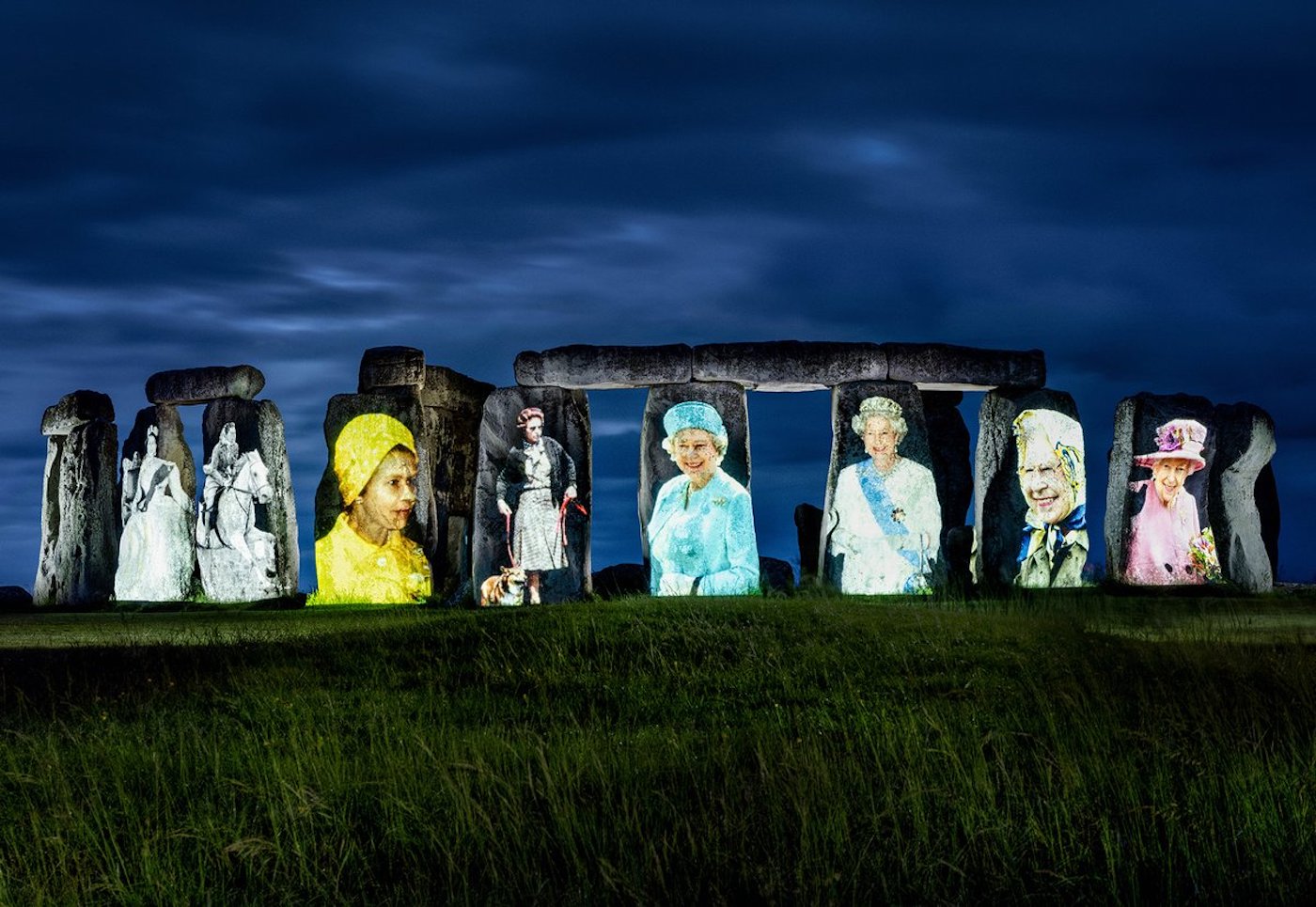 Images of Elizabeth II Graced Stonehenge This Week—and Pagans Aren't Happy | Smart News - Vimarsana News