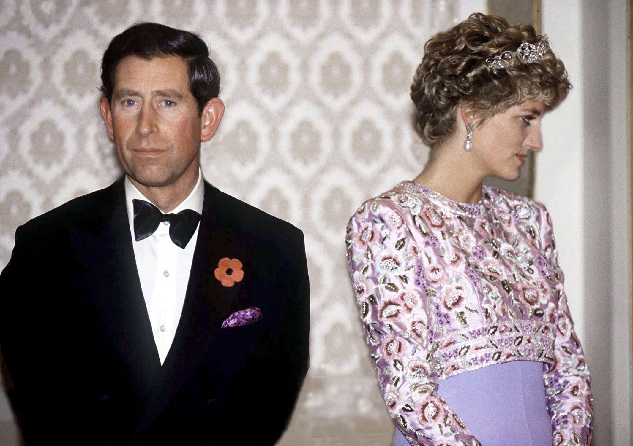 What Happened During Elizabeth II's 'Annus Horribilis'? | The True History Behind Season Five of 'The Crown' | History - Vimarsana News