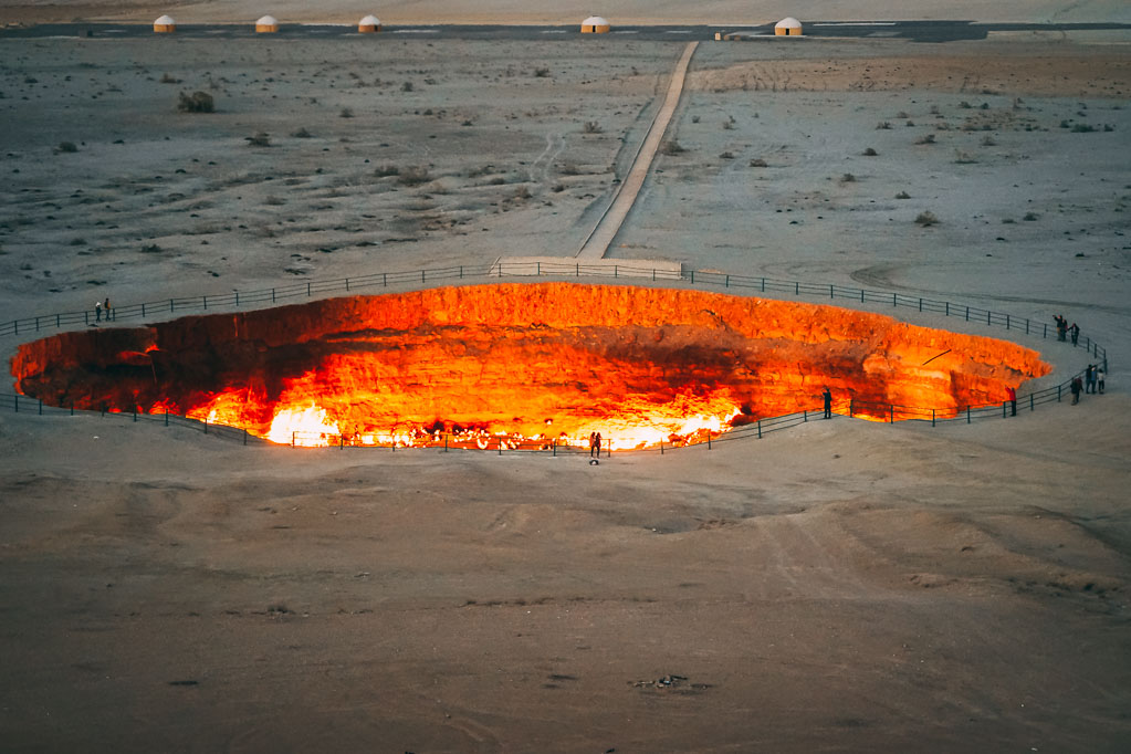 The Quest to Extinguish the Flames of Turkmenistan's Terrifying 'Gates of Hell' Firepit | Smart News - Vimarsana News