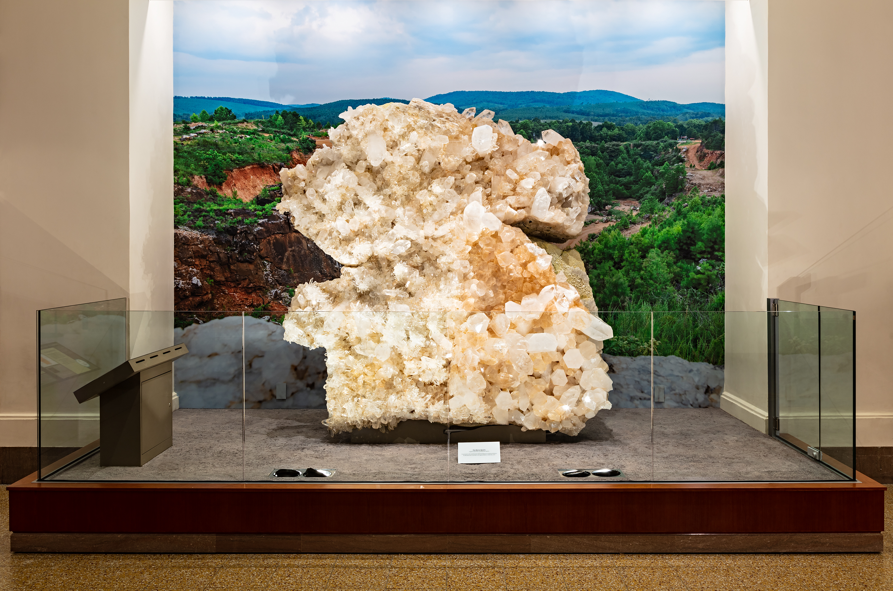 The Story Behind the New 8,000-Pound Quartz at the Smithsonian - Vimarsana News