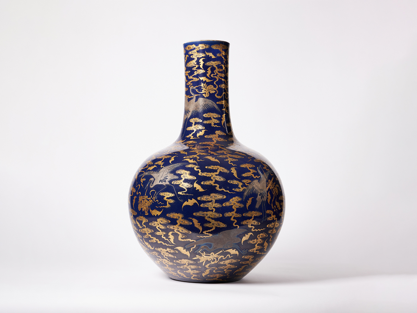 A Vase Kept in an Ordinary Kitchen Turned Out to Be a Qing-Dynasty Artwork Worth Millions | Smart News - Vimarsana News