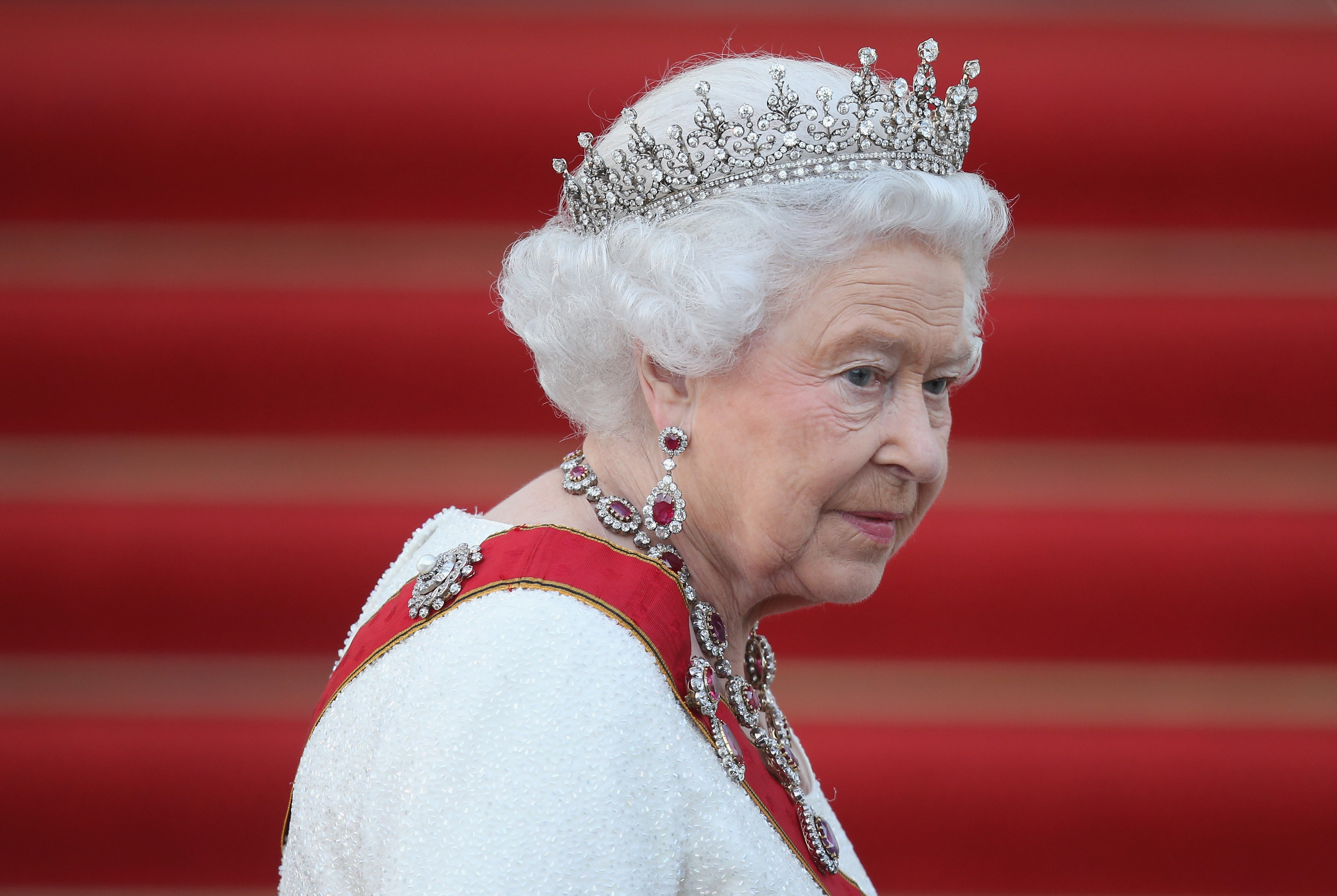 Elizabeth II Was an Enduring Emblem of the Waning British Empire | History - Vimarsana News
