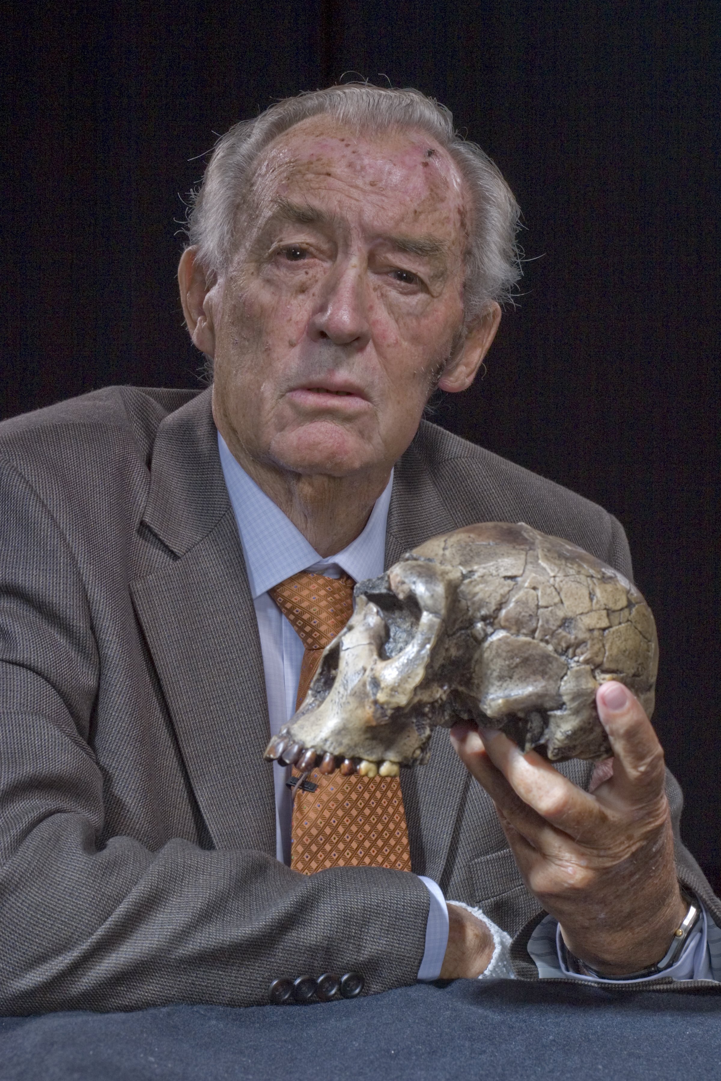 Famed Paleoanthropologist and Wildlife Conservationist Richard Leakey Dies at 77 | Smart News - Vimarsana News