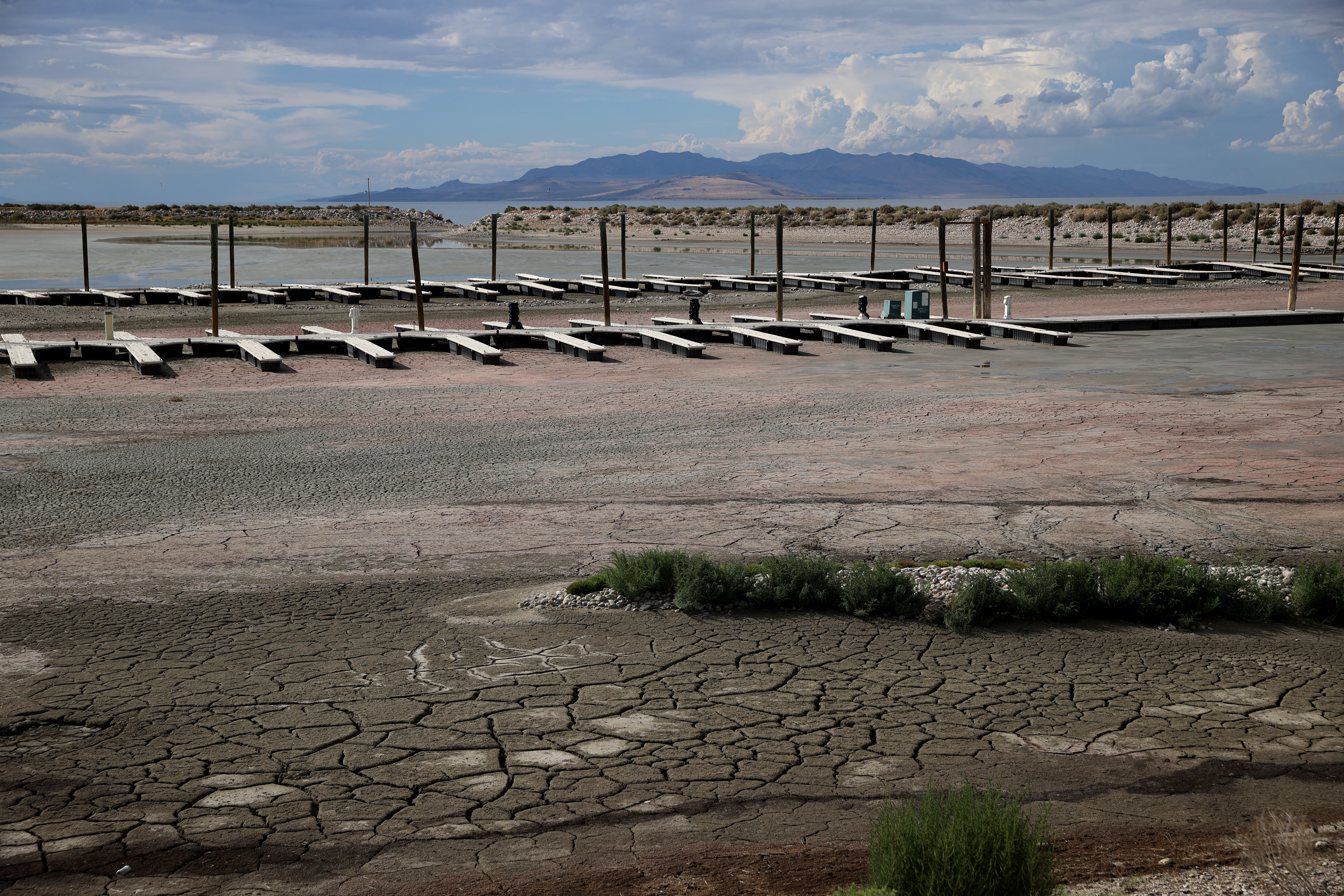 Drying Great Salt Lake Could Expose Millions to Toxic Arsenic-Laced Dust | Smart News - Vimarsana News