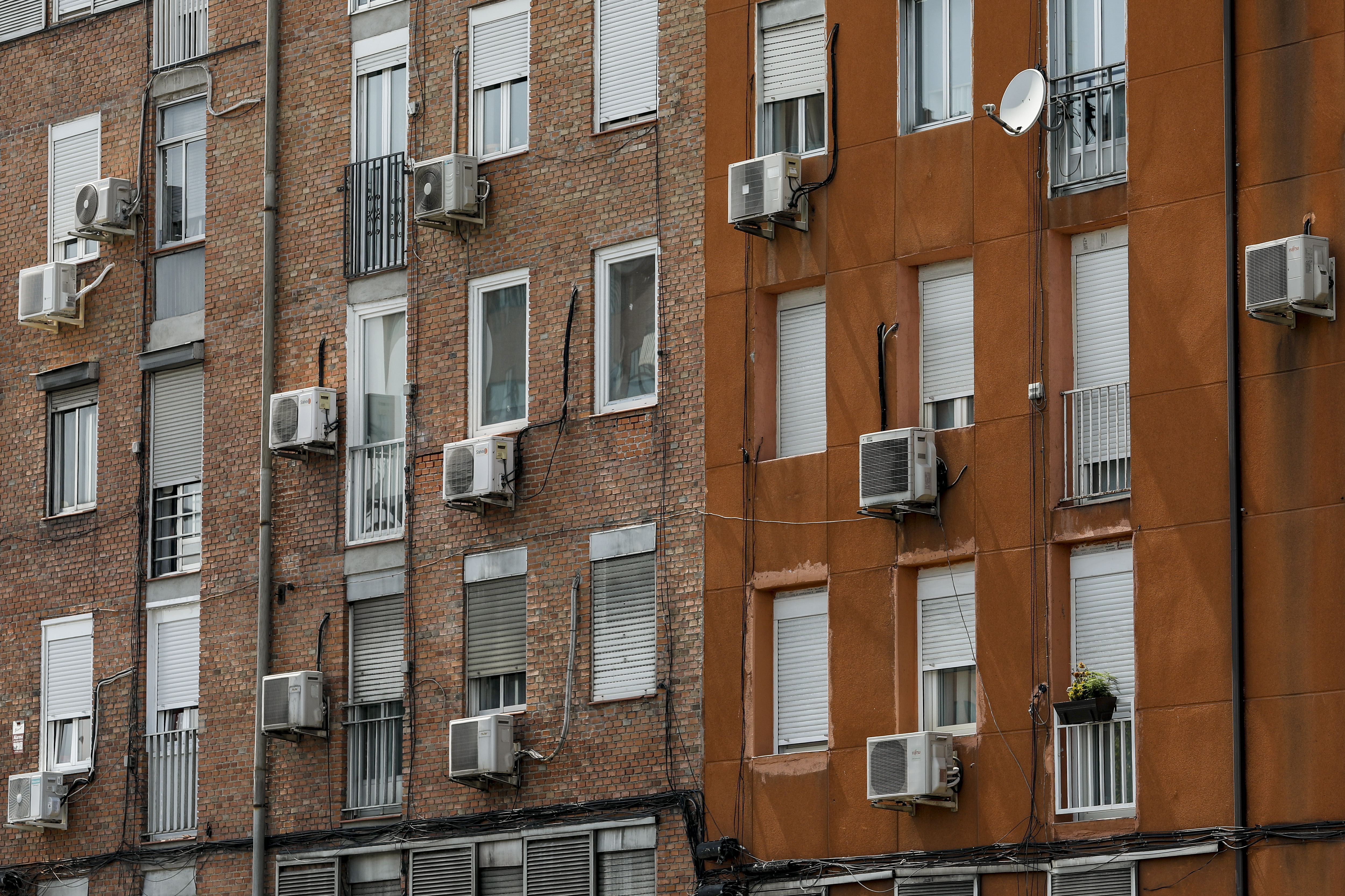 Spain Restricts Use of Air Conditioning in Public Places | Smart News - Vimarsana News