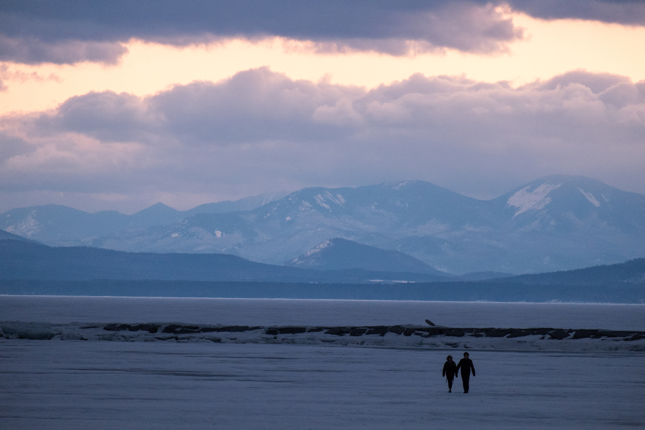 Three Fishers Die After Falling Through Ice in Vermont | Smart News - Vimarsana News