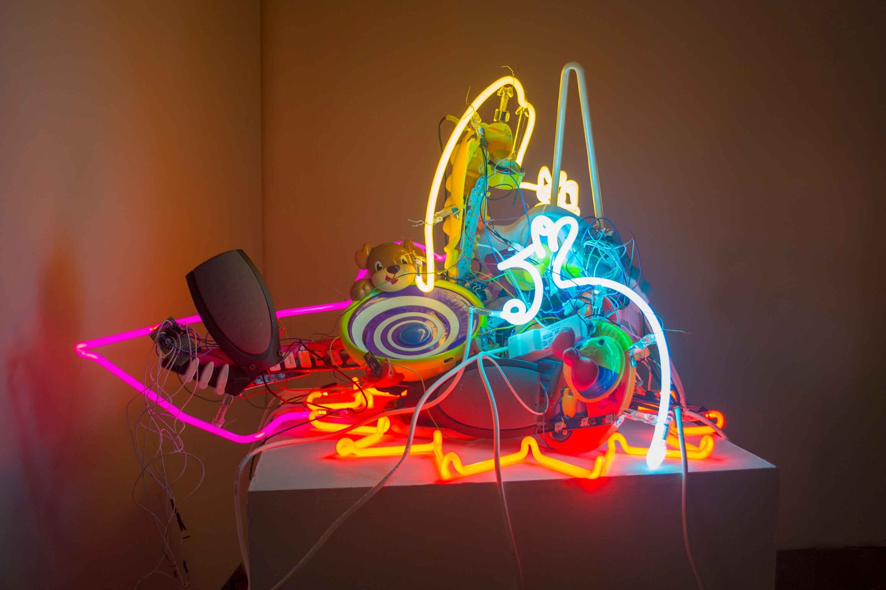 Two New Shows Reflect the Shining Versatility of Glass | At the Smithsonian - Vimarsana News