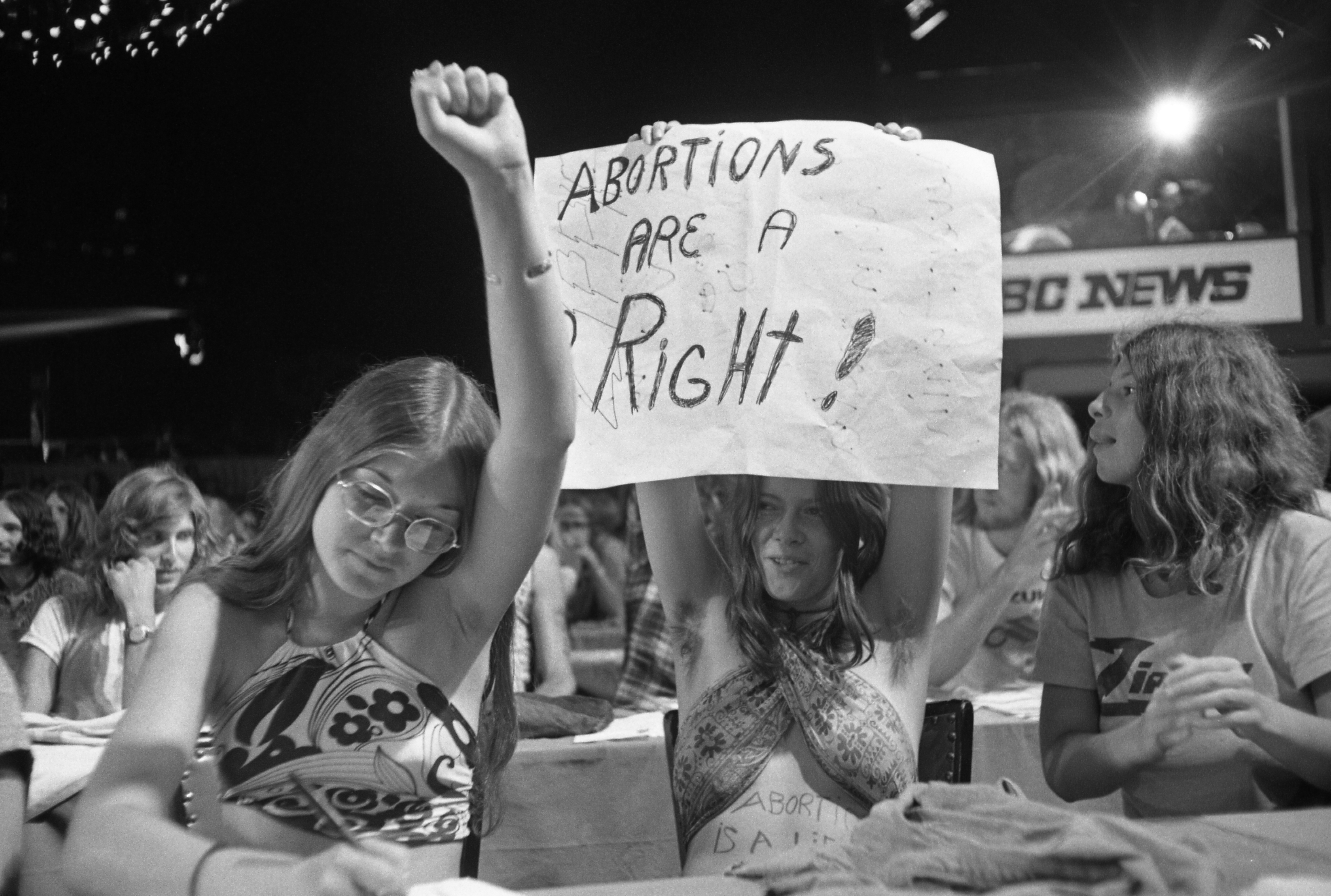 Who Were the Janes, the Underground Abortion Network Featured in 'Call Jane'? | History - Vimarsana News