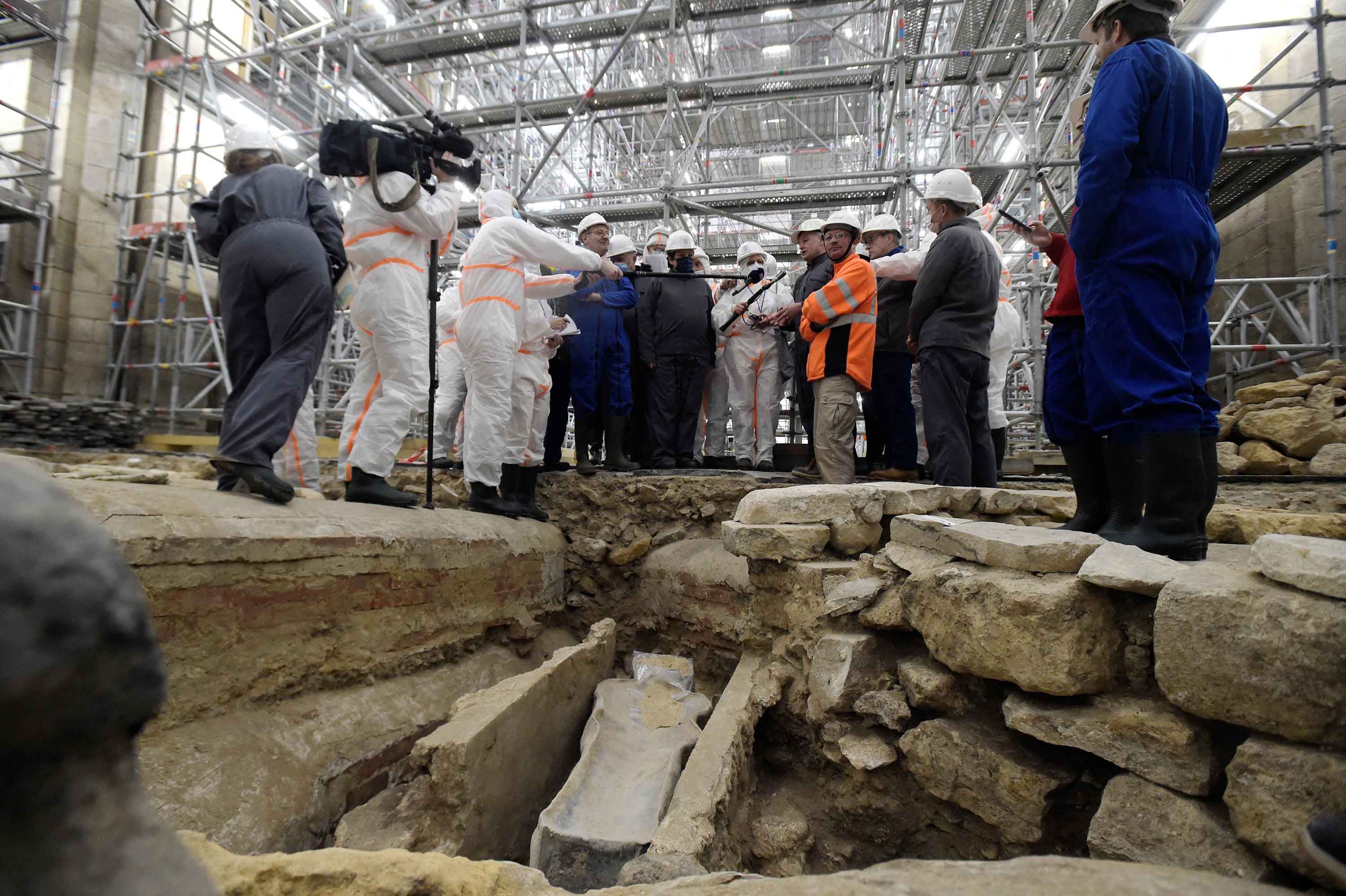 Notre-Dame Repair Crews Discover an Ancient Graveyard With a Sealed Sarcophagus | Smart News - Vimarsana News