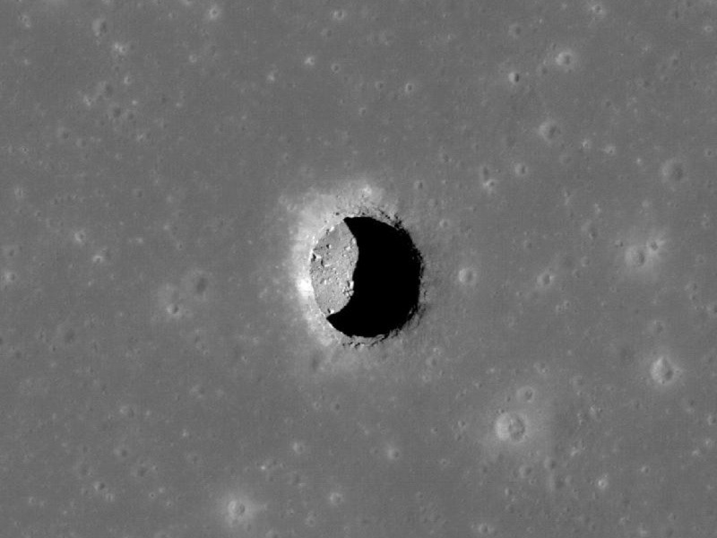 Lunar Pits Maintain Surprisingly Comfy Temperatures | Smart News - Vimarsana News
