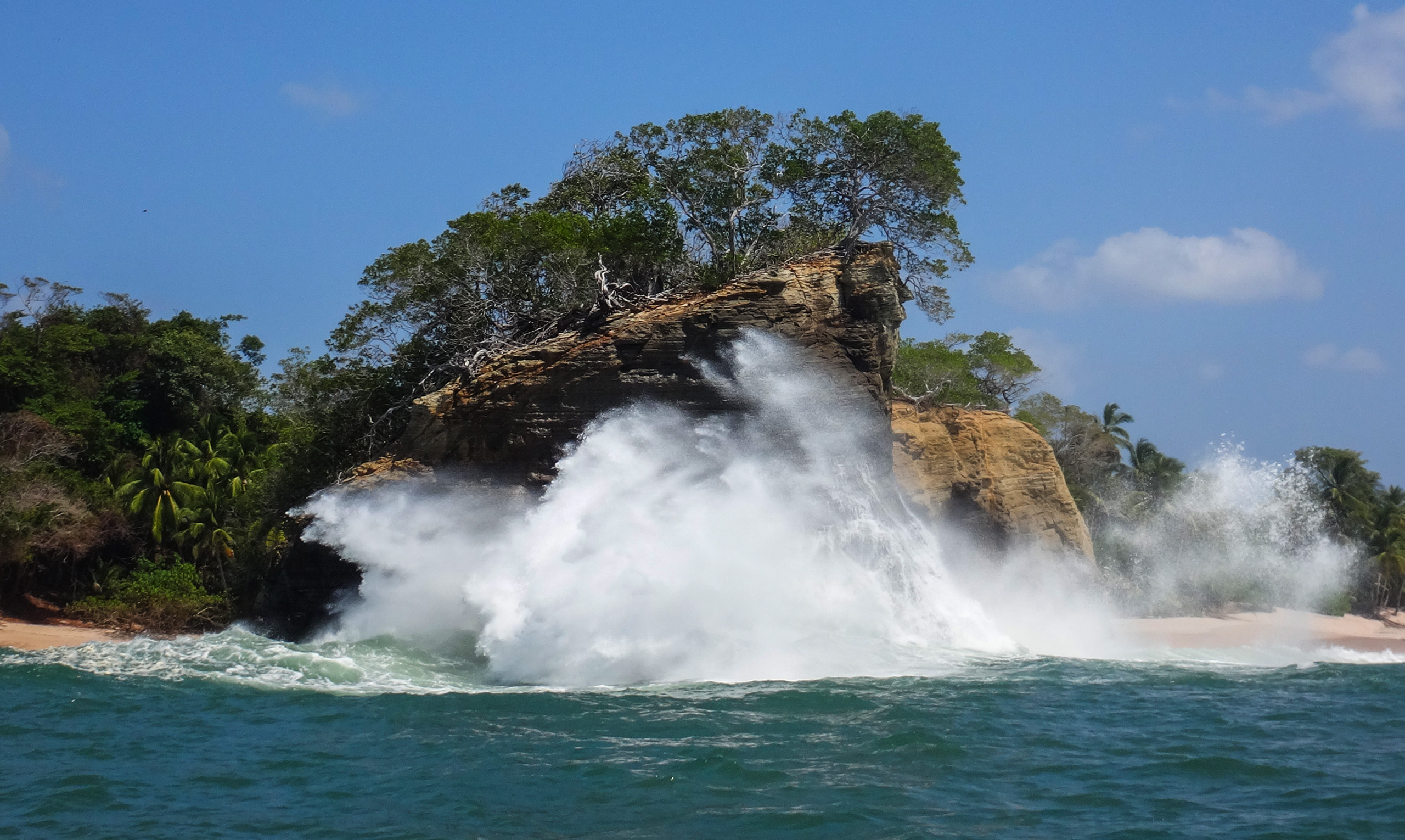 Unique agates on a Panamanian island reveal submarine volcanic activity | Smithsonian Voices | Smithsonian Tropical Research Institute Smithsonian Magazine - Vimarsana News