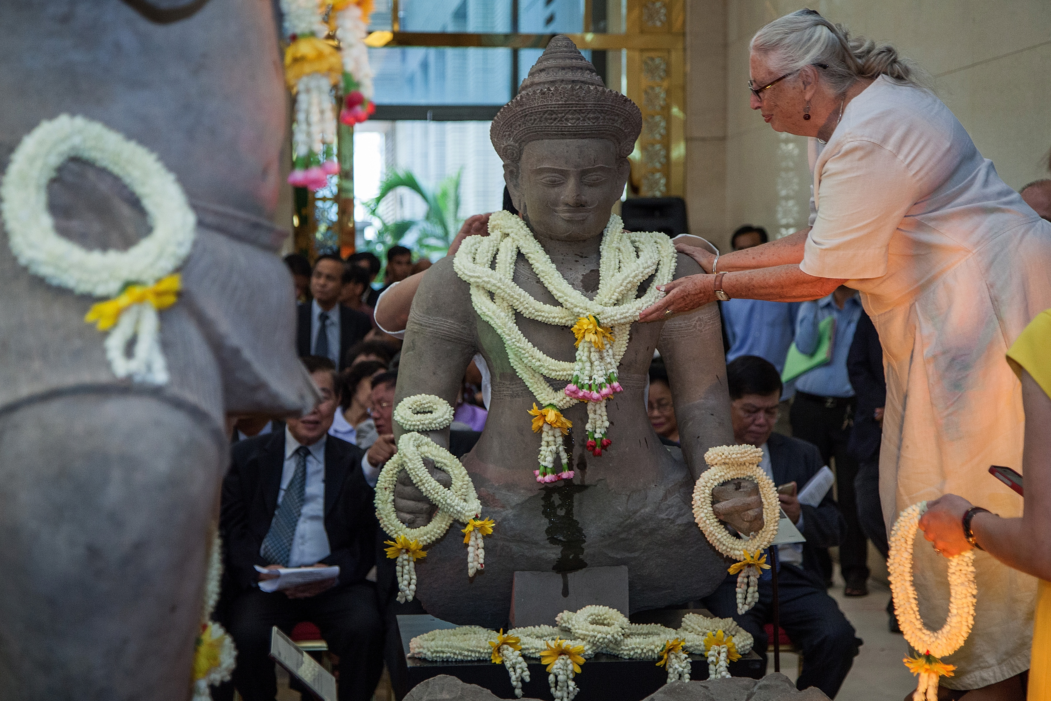 Cambodia Asks U.K. Cultural Institutions to Return Looted Statues | Smart News - Vimarsana News