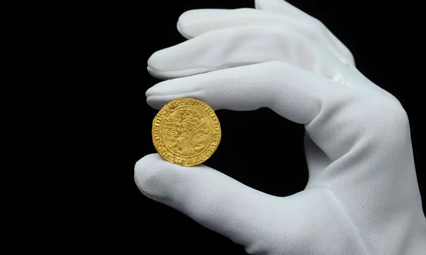 Amateur Treasure Hunter Unearths Rare 14th-Century Gold Coin | Smart News - Vimarsana News