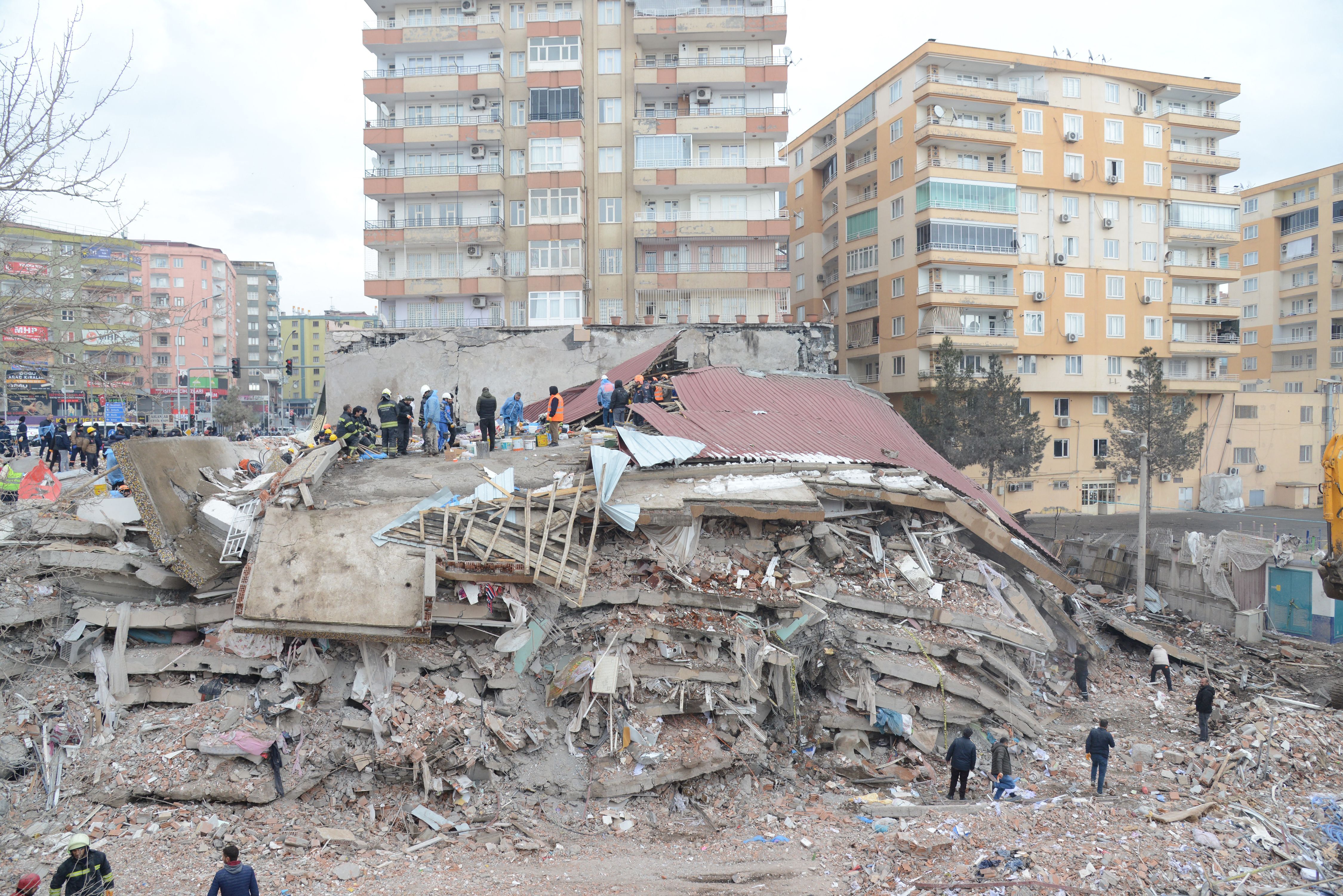 7.8-Magnitude Earthquake Felt 'Like the Apocalypse' in Turkey and Syria | Smart News - Vimarsana News