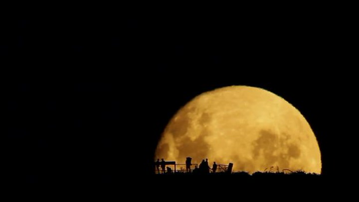 Full Moon Silhouettes Smithsonian Magazine